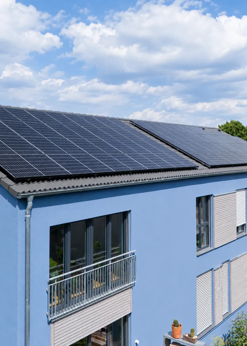 Photovoltaikanlage auf dem ursprünglichen Wohnhausmotiv